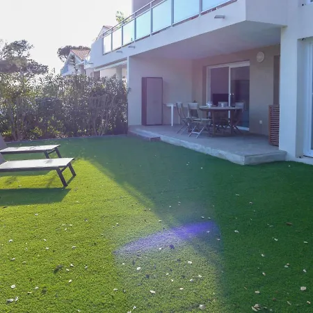 Apartment Les Calanques De By Interhome *