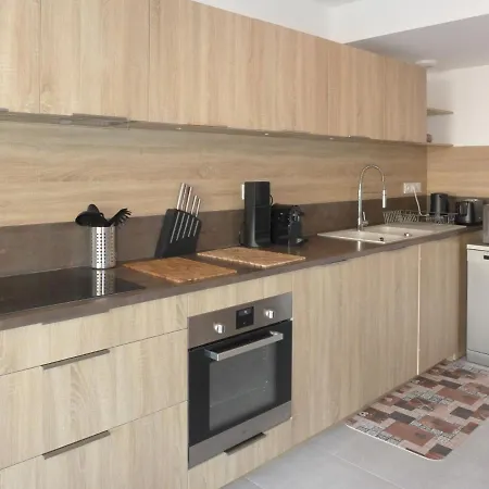Apartment Les Calanques De By Interhome