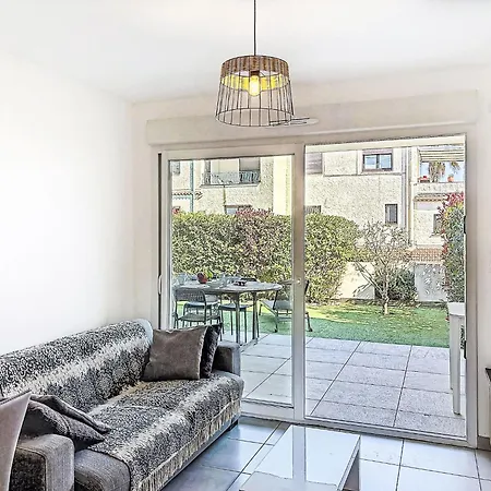 Appartement Les Calanques De By Interhome *