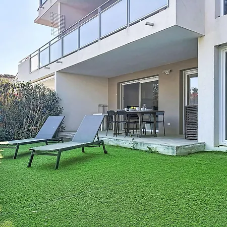Appartement Les Calanques De By Interhome