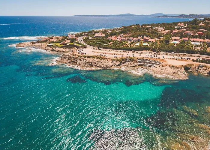 公寓 Les Calanques De By Interhome